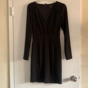 1 Black v-neck dress